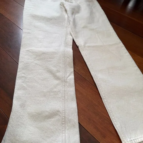 NWT Abercrombie The 90s Straight Ultra High Rise Jeans Cream Split Hem Sz 31/12R - Picture 2 of 8